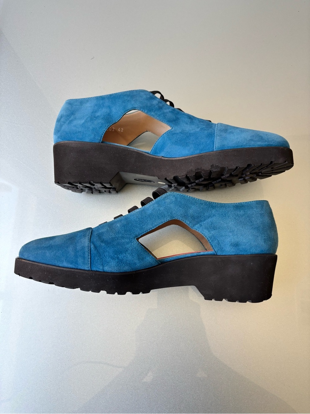 Pas De Rouge Blue Suede Women's Slip-On Heels with Elastic Straps Made In Italy.